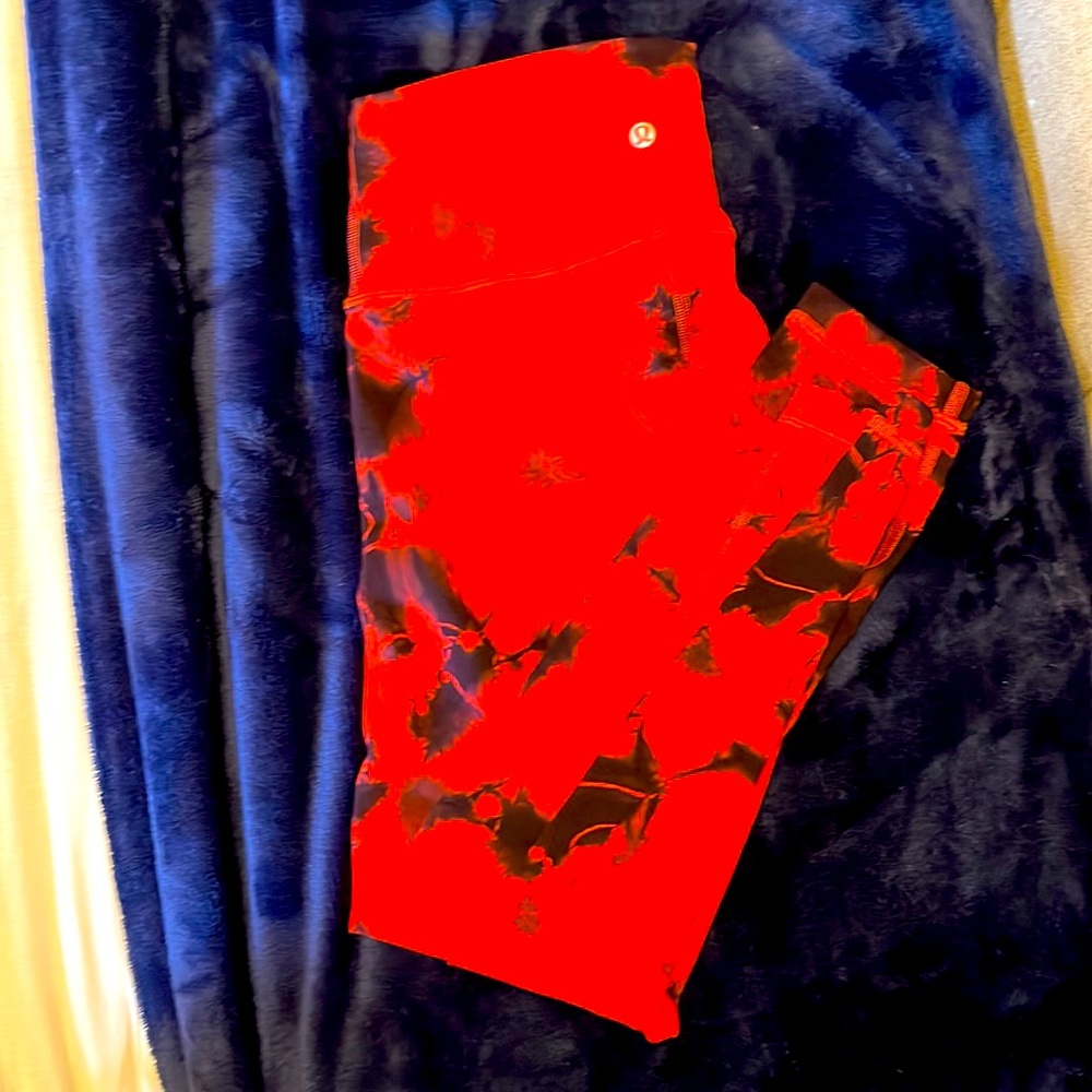 Size 6. 25 inch length Lululemon align pants multicolored